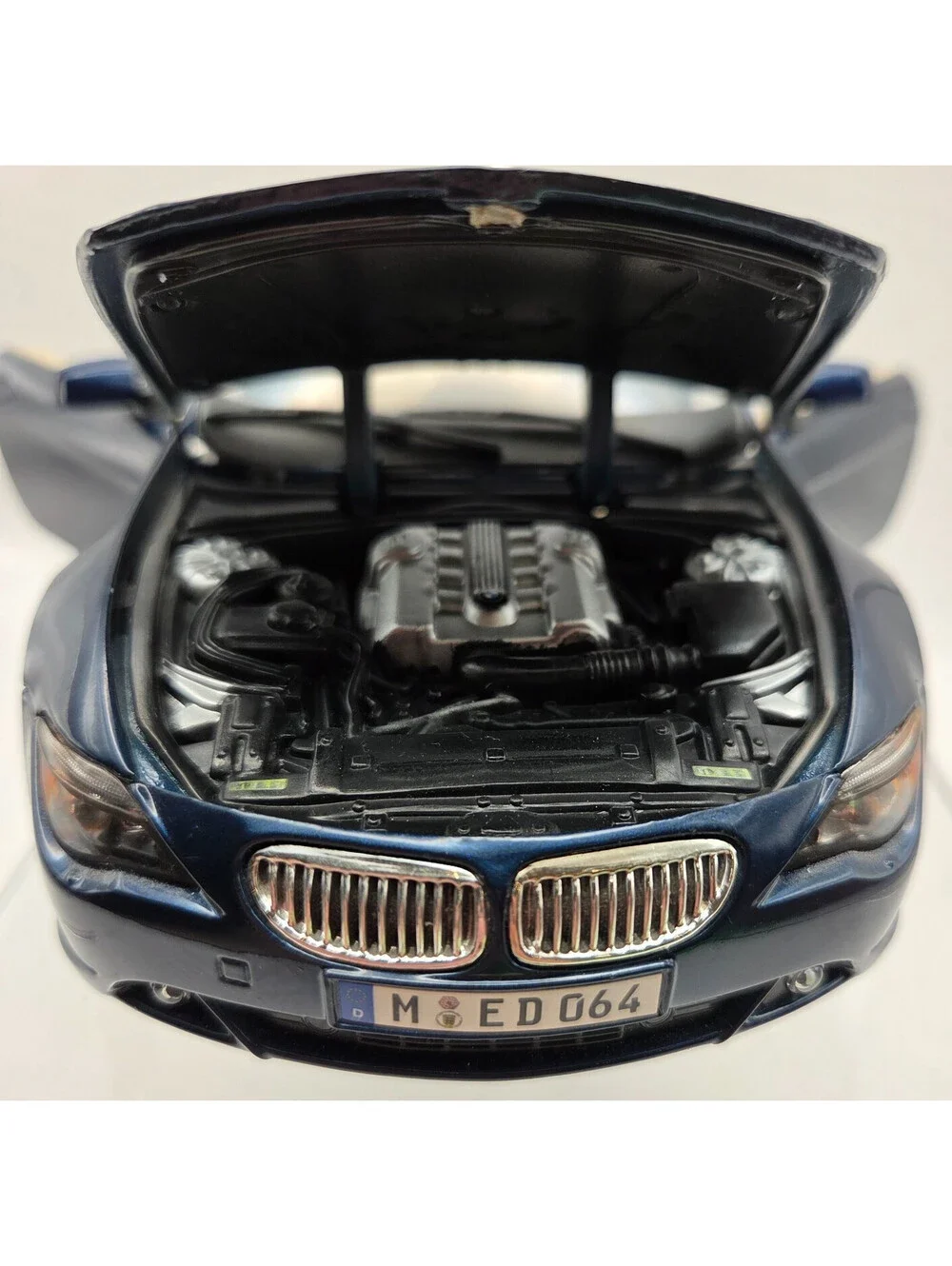 Maisto BMW 645 Ci Convertible 1:18 Diecast Model Car Navy Blue Opening Parts